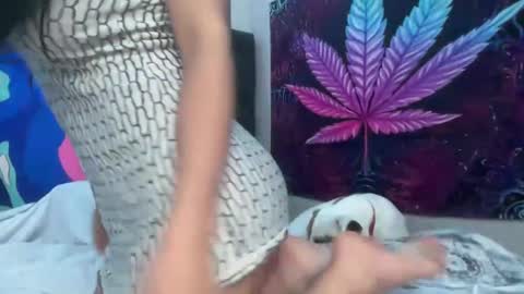 Skye online show from 12/31/24, 08:04