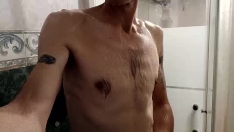 Snapshot of mickavis1975 chatting on 11/02/25, 05:48 mickavis1975 online show from 11/02/25, 05:48