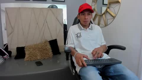 mickey online show from 09/21/25, 07:26