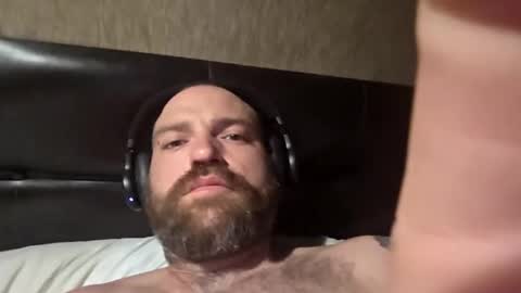 Snapshot of mickeybobby6969 chatting on 10/29/25, 09:11 mickeybobby6969 online show from 10/29/25, 09:11