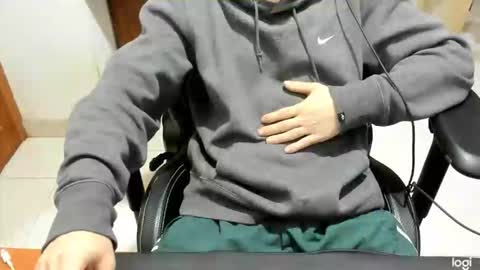 Snapshot of microfama00 chatting on 02/02/26, 12:42 microfama00 online show from 02/02/26, 12:42