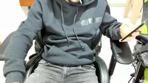 Snapshot of microfama00 chatting on 02/09/26, 07:23 microfama00 online show from 02/09/26, 07:23