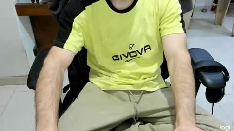 Snapshot of microfama00 chatting on 03/13/26, 11:11 microfama00 online show from 03/13/26, 11:11