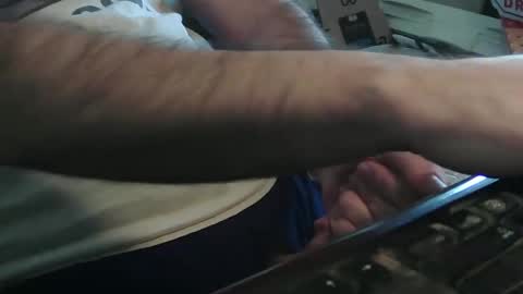 Snapshot of micwalrus chatting on 09/19/25, 04:07 micwalrus online show from 09/19/25, 04:07