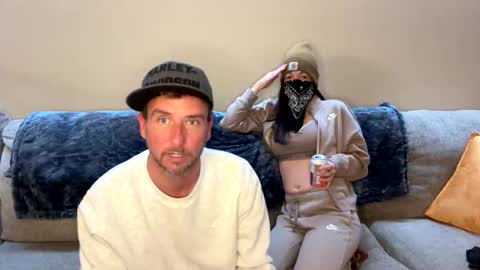 Snapshot of micwb chatting on 11/10/25, 04:22 Adventures of MnM4ever online show from 11/10/25, 04:22