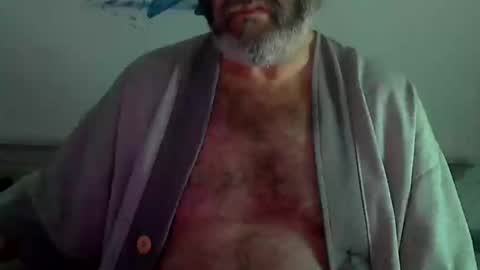 Snapshot of midhir chatting on 01/25/25, 07:28 kike online show from 01/25/25, 07:28