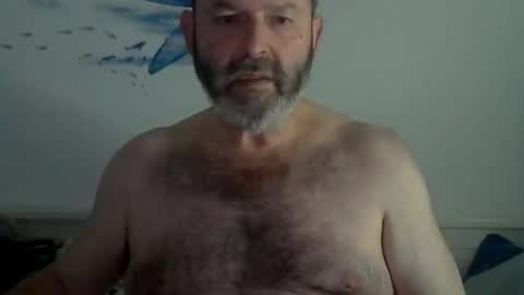 Snapshot of midhir chatting on 02/15/25, 06:01 kike online show from 02/15/25, 06:01