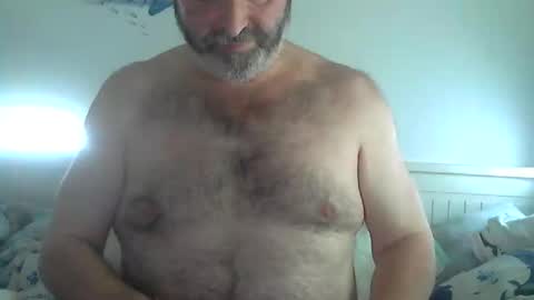 Snapshot of midhir chatting on 09/17/25, 01:35 kike online show from 09/17/25, 01:35