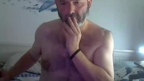 Snapshot of midhir chatting on 09/18/25, 01:35 kike online show from 09/18/25, 01:35