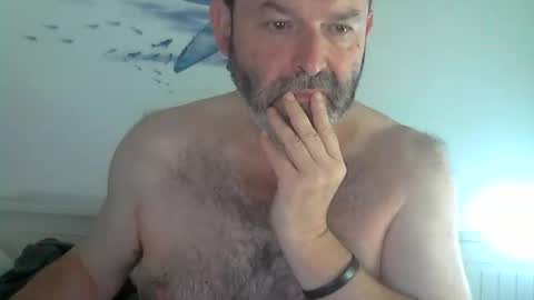 Snapshot of midhir chatting on 09/28/25, 12:43 kike online show from 09/28/25, 12:43