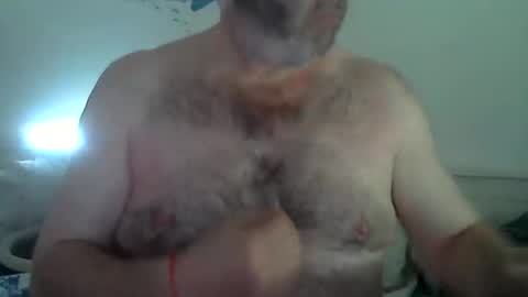 Snapshot of midhir chatting on 09/29/25, 02:00 kike online show from 09/29/25, 02:00