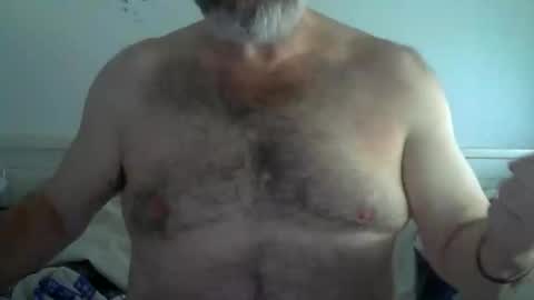 Snapshot of midhir chatting on 10/15/25, 03:45 kike online show from 10/15/25, 03:45