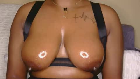 Snapshot of midnight_goddess chatting on 11/12/25, 10:41 Kelly online show from 11/12/25, 10:41