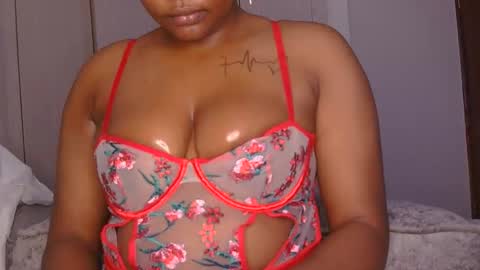 Snapshot of midnight_goddess chatting on 04/21/26, 02:12 Kelly online show from 04/21/26, 02:12