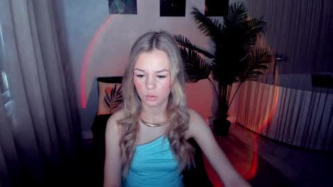 midnighteaura online show from 04/28/26, 11:26