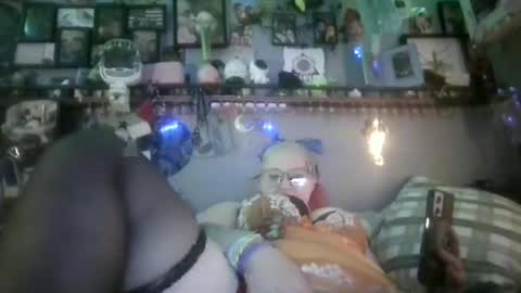 midnightseducer1 online show from 04/05/26, 12:57