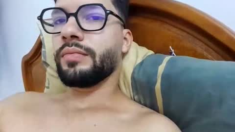 Snapshot of midoumas1 chatting on 09/27/25, 04:12 Sam online show from 09/27/25, 04:12