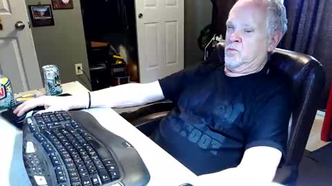 midwestdad09 online show from 03/27/26, 06:51