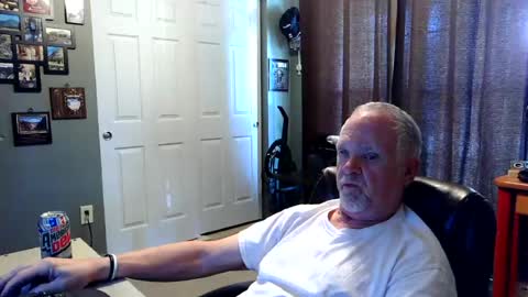 Snapshot of midwestdad09 chatting on 07/01/26, 07:46 midwestdad09 online show from 07/01/26, 07:46