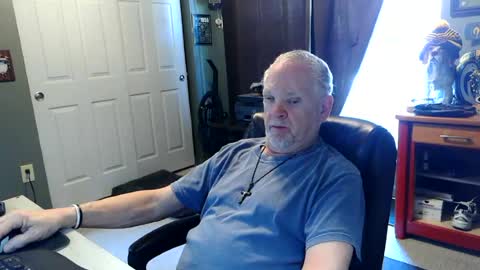 Snapshot of midwestdad09 chatting on 07/13/26, 01:14 midwestdad09 online show from 07/13/26, 01:14
