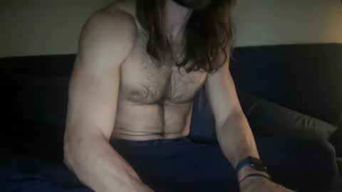 Snapshot of midwestotter17 chatting on 12/18/24, 01:26 Midwest Otter online show from 12/18/24, 01:26