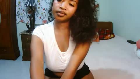 Snapshot of miel_07 chatting on 05/08/26, 07:25 miel_07 online show from 05/08/26, 07:25