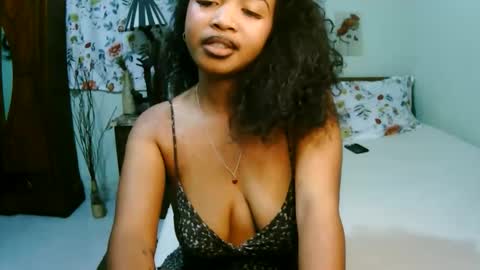 Snapshot of miel_07 chatting on 05/16/26, 12:15 miel_07 online show from 05/16/26, 12:15