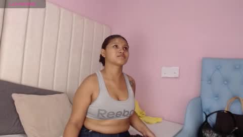 Snapshot of miel_alisha chatting on 12/02/25, 12:43 miel online show from 12/02/25, 12:43