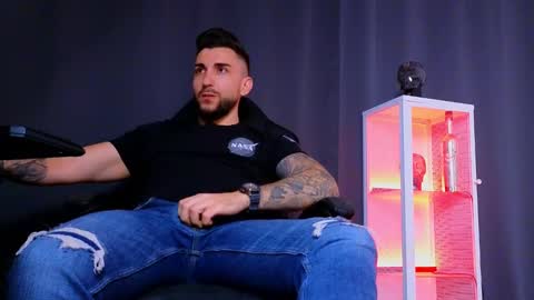 MightyAaron online show from 02/09/25, 06:47