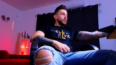 MightyAaron online show from 10/05/25, 04:22