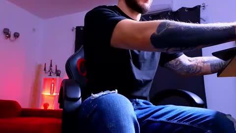 MightyAaron online show from 10/17/25, 02:48