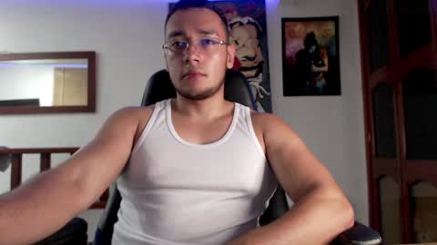 Strong Man online show from 01/09/25, 03:26