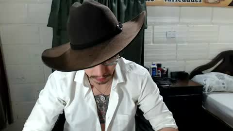 Snapshot of miguel__98 chatting on 06/13/26, 11:08 Miguel Independent Model online show from 06/13/26, 11:08