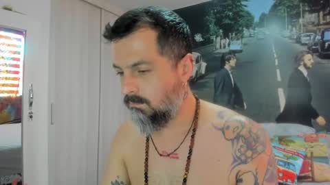 Snapshot of miguel_angeel_ chatting on 05/12/26, 01:41 Miguel Angel online show from 05/12/26, 01:41