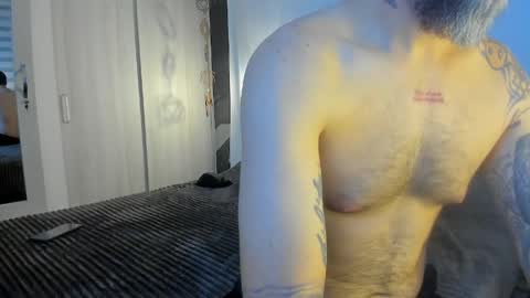 Snapshot of miguel_angeel_ chatting on 06/09/26, 02:12 Miguel Angel online show from 06/09/26, 02:12