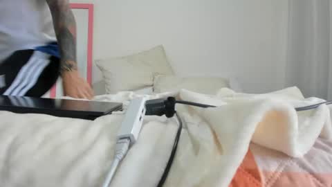 Snapshot of miguel_angeel_ chatting on 06/29/26, 06:41 Miguel Angel online show from 06/29/26, 06:41