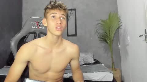 Miguel Hernandez online show from 12/02/24, 01:46