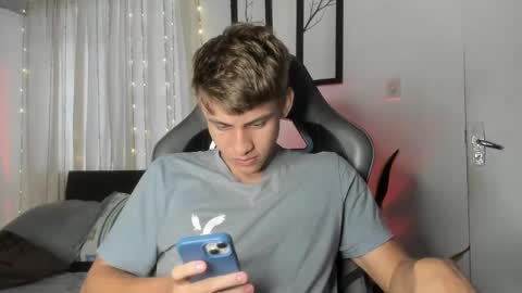 Miguel Hernandez online show from 02/19/25, 06:32