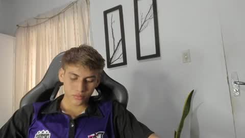 Miguel Hernandez online show from 02/20/25, 07:52