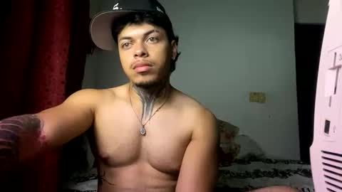 miguelvl01 online show from 11/19/25, 07:08