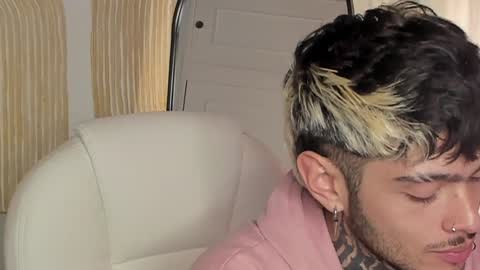 Snapshot of mihailleroy chatting on 01/08/25, 02:25 MIHAIL LEROY finally independent model online show from 01/08/25, 02:25