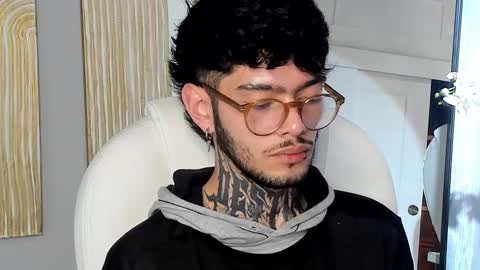 Snapshot of mihailleroy chatting on 02/21/25, 07:01 MIHAIL LEROY finally independent model online show from 02/21/25, 07:01