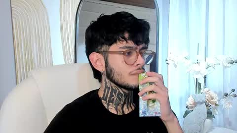 Snapshot of mihailleroy chatting on 02/28/25, 11:34 MIHAIL LEROY finally independent model online show from 02/28/25, 11:34