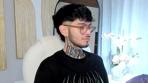 Snapshot of mihailleroy chatting on 03/07/25, 10:54 MIHAIL LEROY finally independent model online show from 03/07/25, 10:54