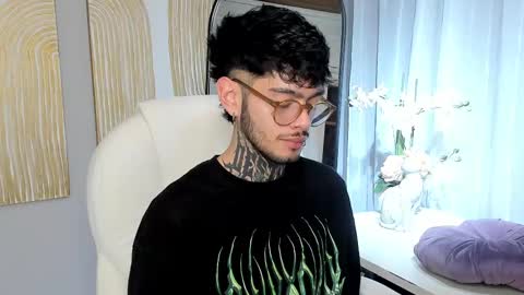 Snapshot of mihailleroy chatting on 03/08/25, 02:12 MIHAIL LEROY finally independent model online show from 03/08/25, 02:12