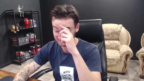 Snapshot of mihasikd chatting on 10/31/25, 07:20 Misha Winchester online show from 10/31/25, 07:20