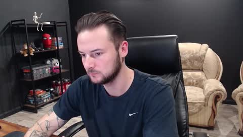 Snapshot of mihasikd chatting on 11/12/25, 10:48 Misha Winchester online show from 11/12/25, 10:48