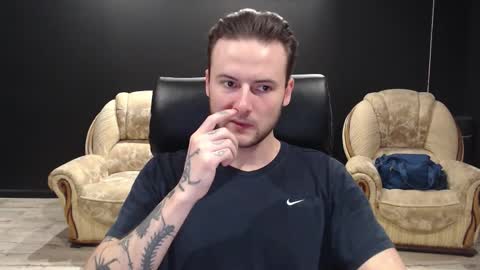 Snapshot of mihasikd chatting on 11/17/25, 08:53 Misha Winchester online show from 11/17/25, 08:53