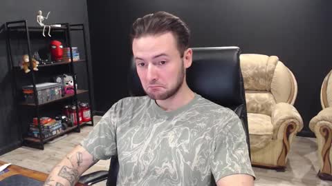 Snapshot of mihasikd chatting on 11/21/25, 08:13 Misha Winchester online show from 11/21/25, 08:13