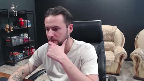 Snapshot of mihasikd chatting on 11/25/25, 10:48 Misha Winchester online show from 11/25/25, 10:48